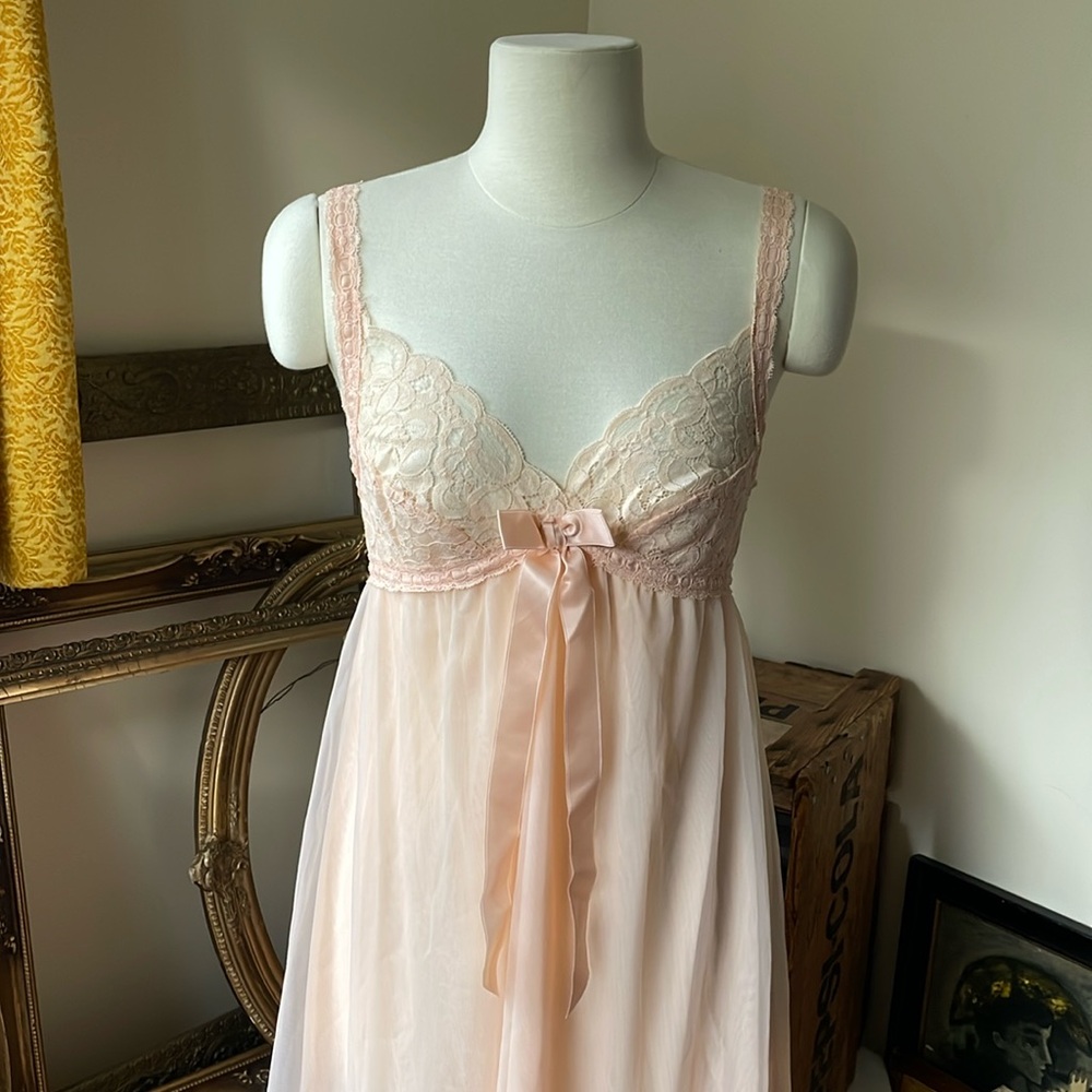 Vtg‎ Peach Negligee